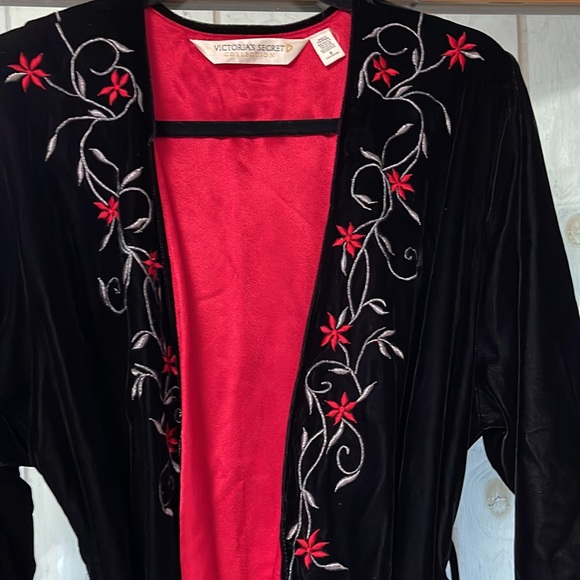VICTORIA’S SECRET COLLECTION BLACK VELVET LONG ROBE S - Picture 2 of 8